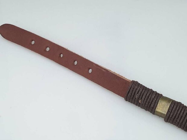 Schmale Lederarmband &ndash; Glatt mit Kordel, Schwarz oder Braun