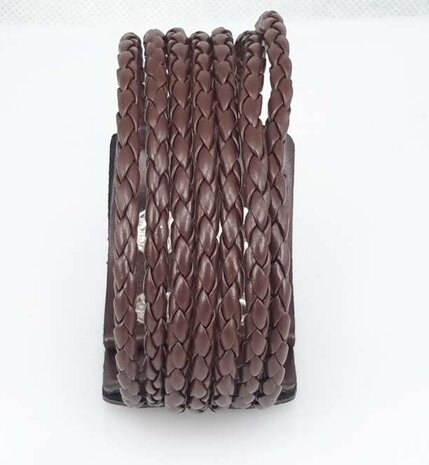 Armband aus PU-Leder &ndash; 7 geflochtene B&auml;nder mit Druckknopfverschluss