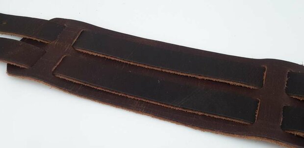 Breites Lederarmband &ndash; Doppelriemen mit Schnallenverschluss, Schwarz oder Braun