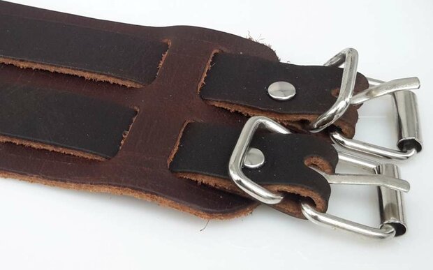 Breites Lederarmband &ndash; Doppelriemen mit Schnallenverschluss, Schwarz oder Braun