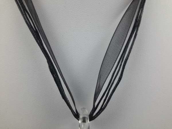 Ketting, organza, zwart, 45 cm met hanger: murano zwart/wit hartje.