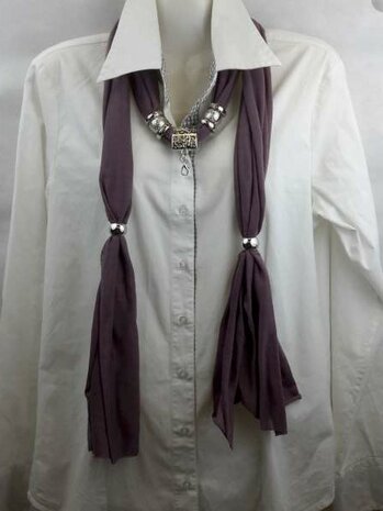 Sjaal met mix koppelstuk en ringen kleur: aubergine paars.