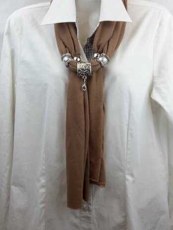 Sjaal met mix koppelstuk en ringen kleur: bruin.