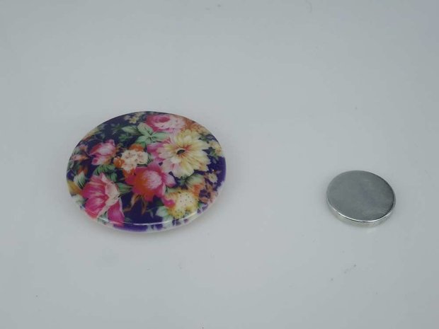 Porseleinen broche met magneetsluiting, Bouquet