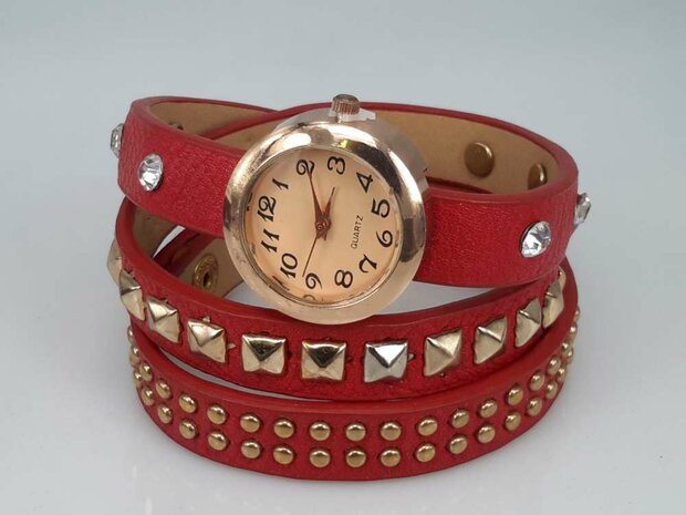 Armbandhorloge, PU leren wrap (3), 8 wit kristal. vierkante-, spijkerstuds, 4 kleur.