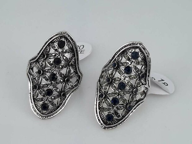 Silberfarbe antik aussehen ovalen Ring. Blumen Motiv mit einer Box enthält zwei Farbe van 50 Stucke .