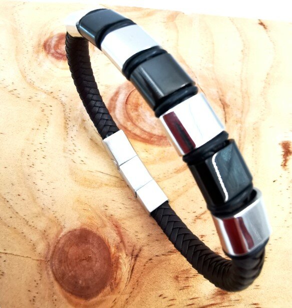 Schmales Herrenarmband aus braunem Leder mit Edelstahlakzenten | Inklusive Verlängerung