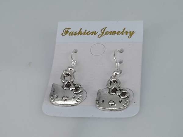 Oorbel, oorhanger, verzilverd, Hello Kitty