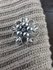 Brosche Rosette, anthrazit Perlen, strass_